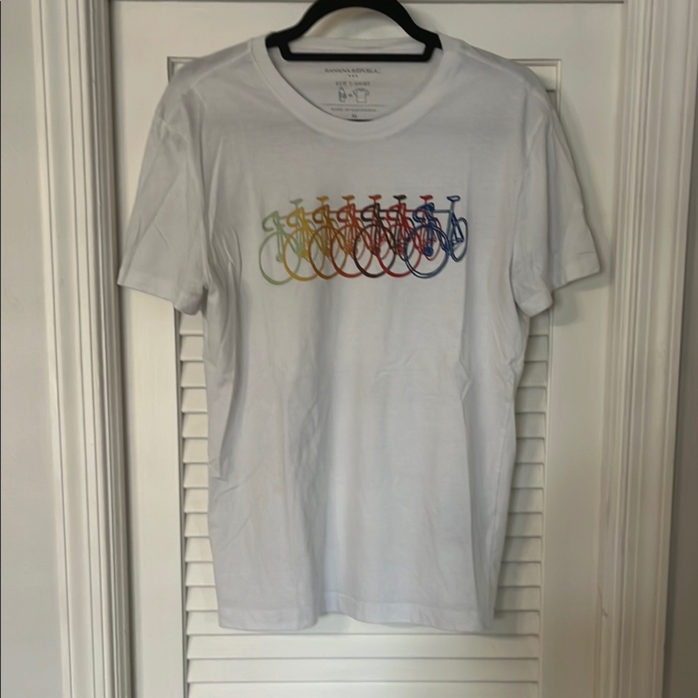 Banana Republic White Short Sleeve Tee with Graphic Design